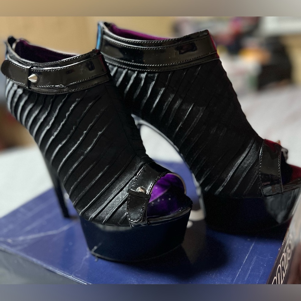 Black platform heels 👠 - Picture 12 of 12